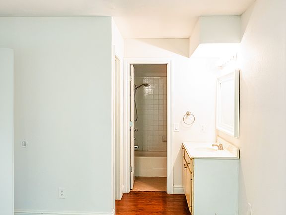 4th image of 11609 April Dr APT B