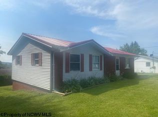 108 Richfield Ln, Terra Alta, WV 26764