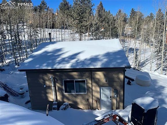5th image of 98 Lillooet Ln