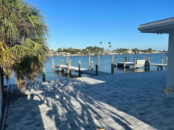 11295 3rd St E, Saint Petersburg, FL