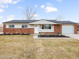 32201 Exeter Dr, Warren, MI