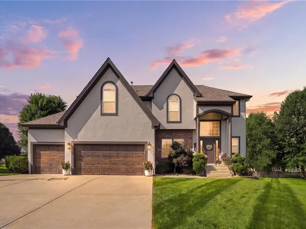 1550 Carriage Cir, Liberty, MO 64068