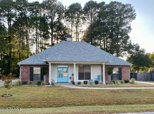101 Treat Dr, Broussard, LA 70518