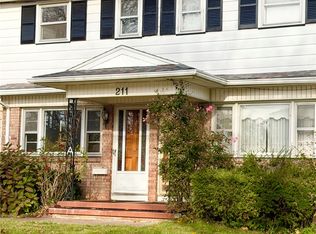211 Magnolia Ave, East Rochester, NY 14445