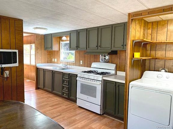 5th image of 141 Gale Rd