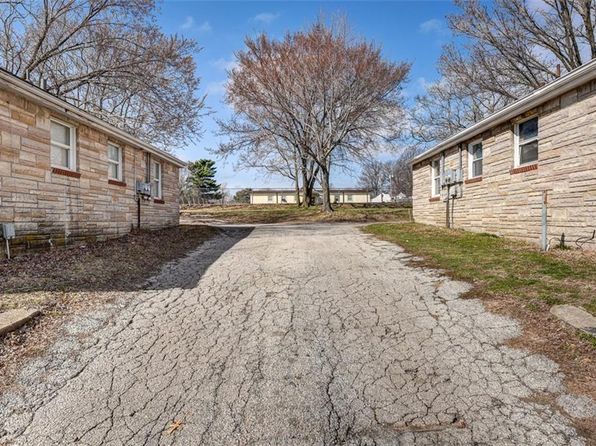 724-726 N Noland Rd, Independence, MO 64050
