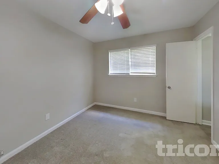 1438 Peach Spring Dr — Photo 9