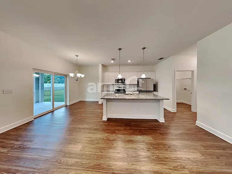 911 Walden Pond Dr — Photo 5