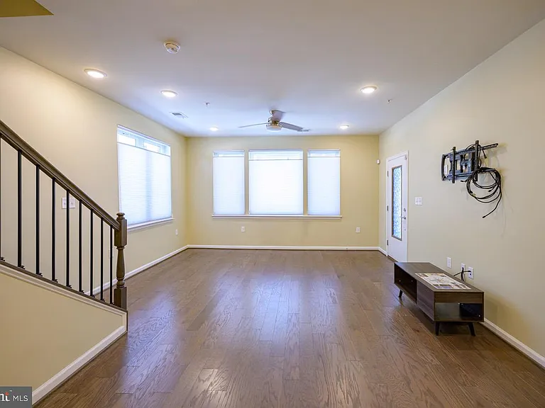 5130 Cambria Way #101 — Photo 5