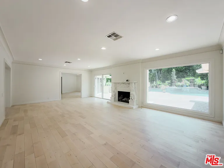 1094 Garden Ln — Photo 41