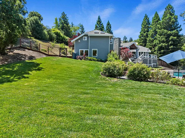 2324 Saddleback Dr — Photo 88