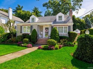 455 Morris Ave, Rockville Centre, NY 11570