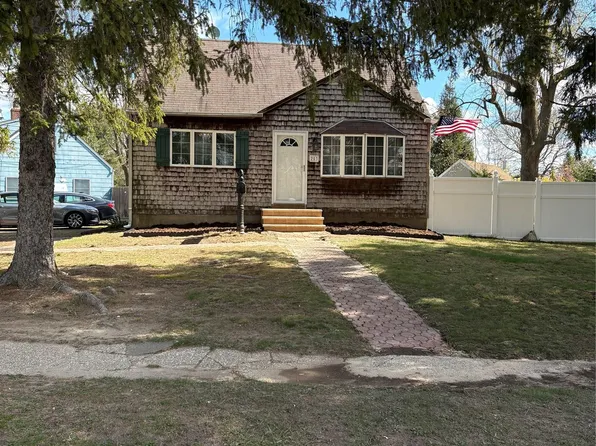253 Sears Road, West Islip, NY 11795