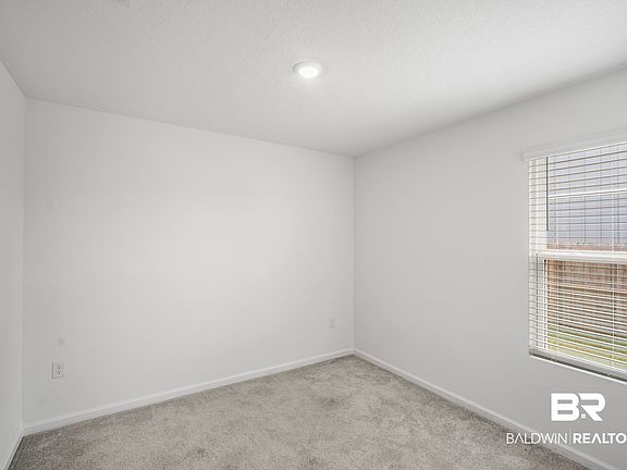 5th image of 16933 Valencia Way