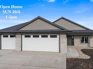 2412 Saddle Ridge Dr, Sioux Falls, SD 57110