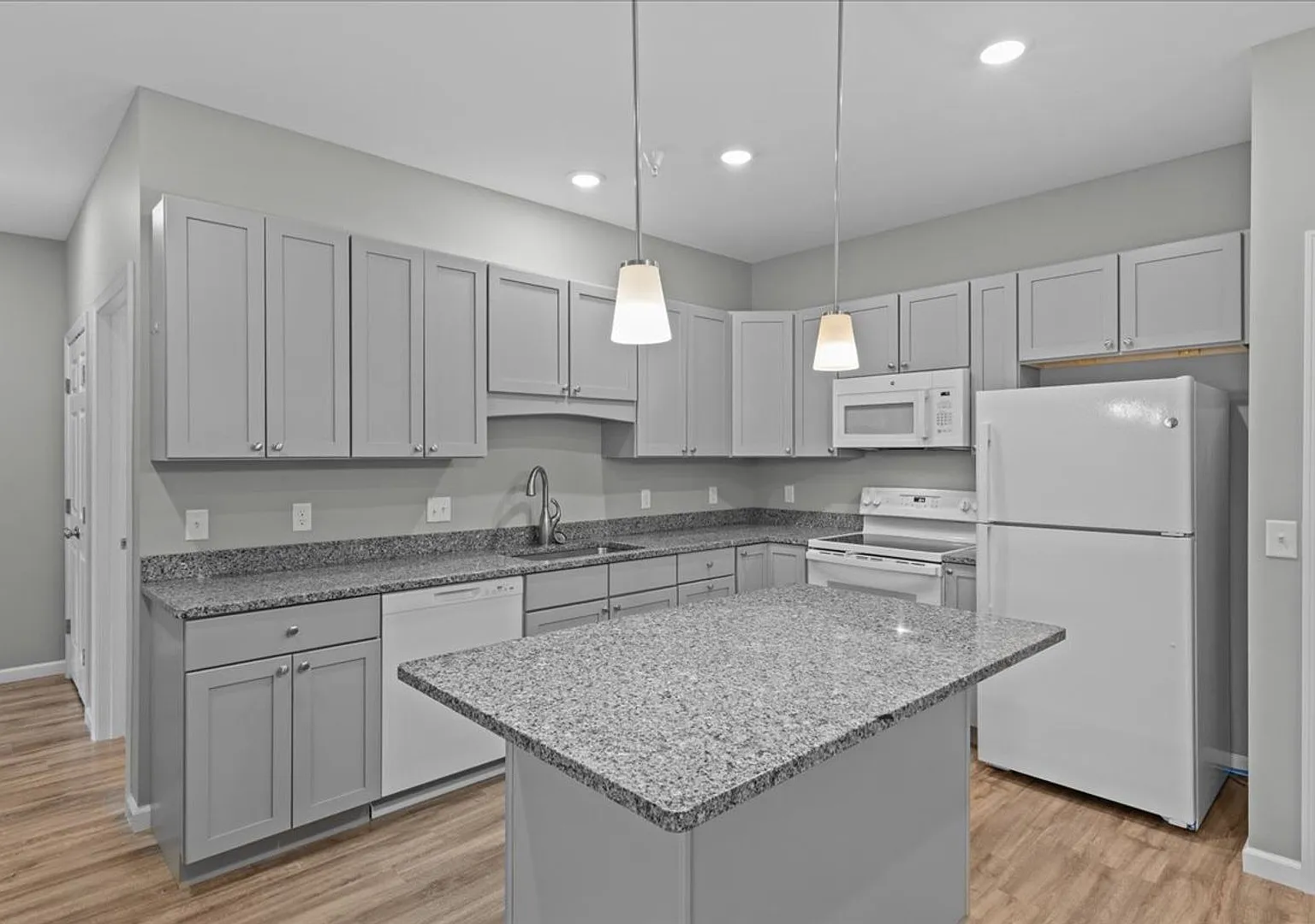 32 Cottonwood Drive — Photo 4