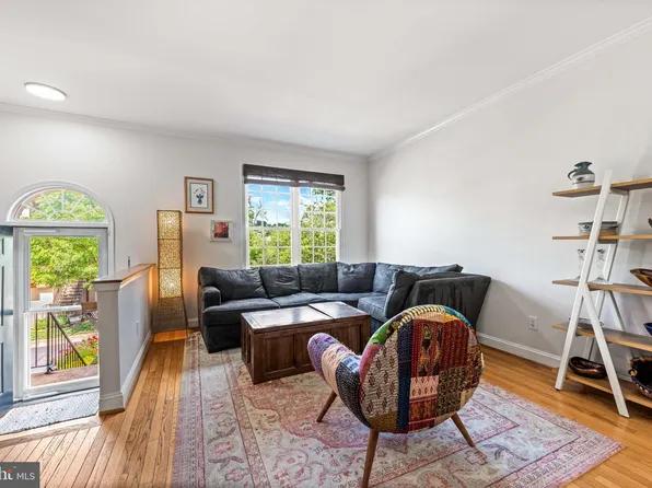 3909 Charles Ave, Alexandria, VA 22305