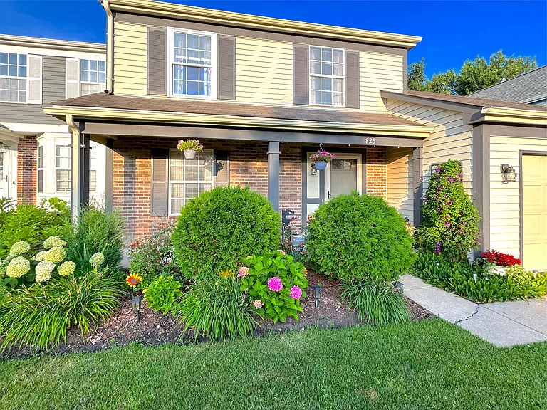 825 Benridge Ct — Photo 1