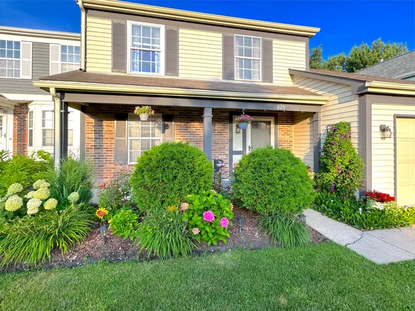 825 Benridge Ct, Mundelein, IL 60060
