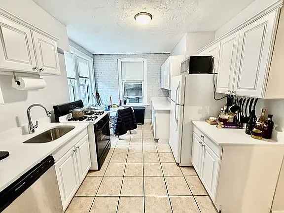 11 Foster St #2 — Photo 24