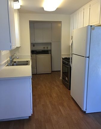 Remodeled kitchen chef range and new appliances