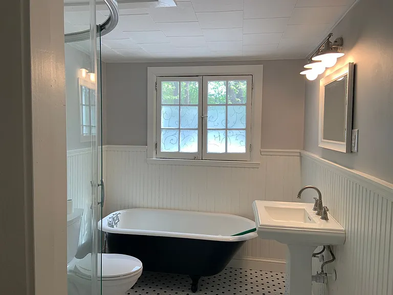 905 W McGee St #A — Photo 8