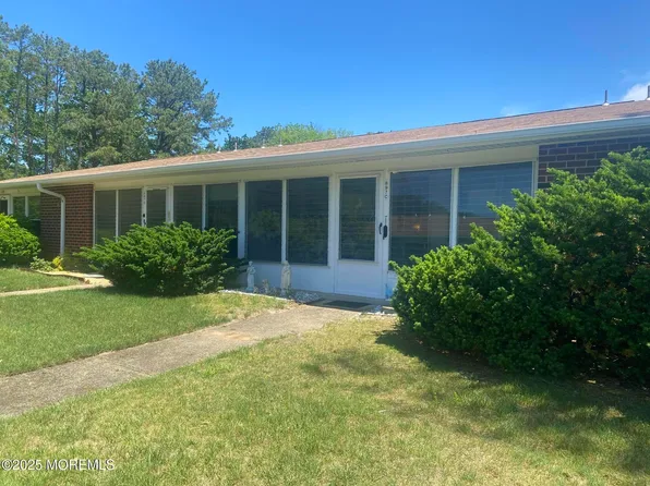 897C Inverness Court, Lakewood, NJ 08701