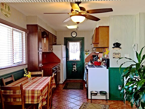 Large Eat In Kitchen