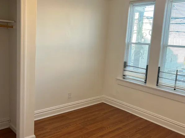 725 Garfield Avenue image 16 of 36