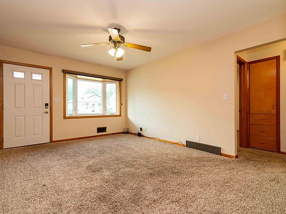 4th image of 2419 Jay Ave