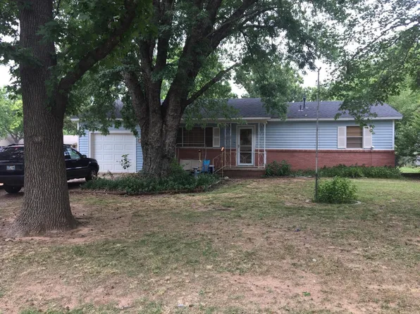 411 N 5th St, Noble, OK 73068