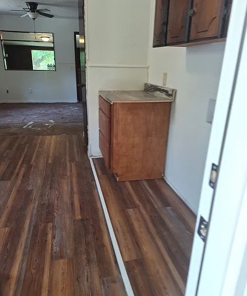 712 S Chapman Ave — Photo 3
