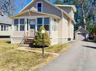 1182 S Country Club Drive, Niskayuna, NY