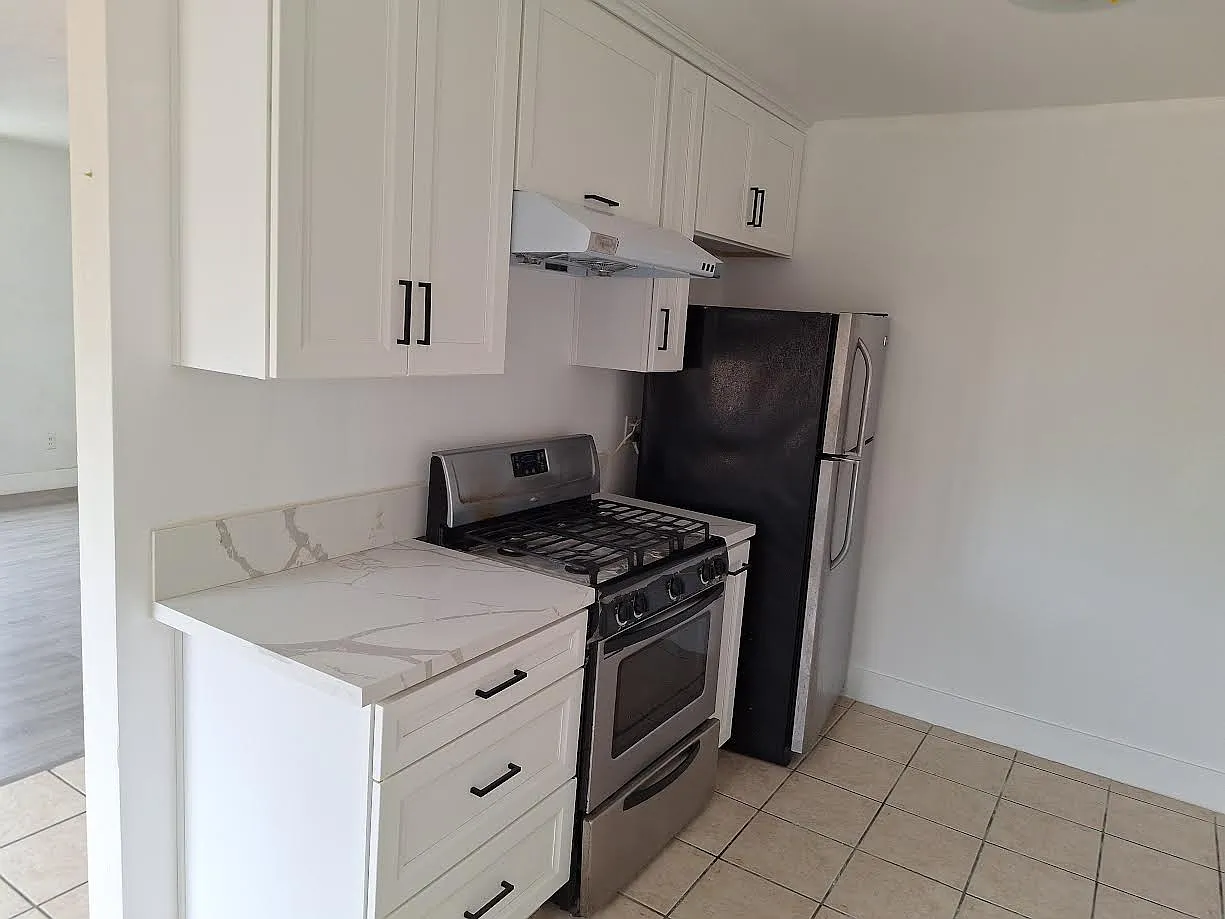 2 bed, 950 sqft, $1,995 — Photo 1