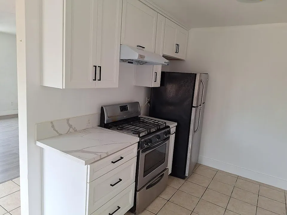 4245 42nd St #4245
