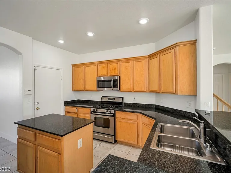 9711 Spinnaker Creek Ave — Photo 17