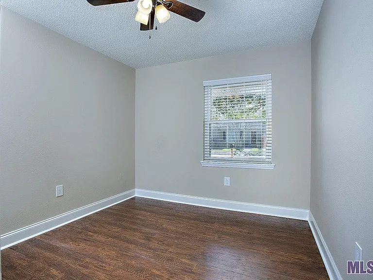 15921 McNeil Ave — Photo 16