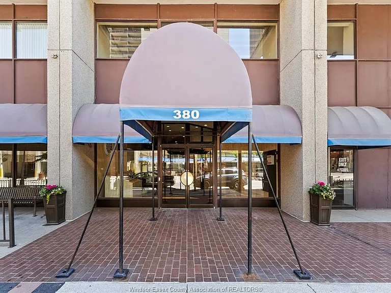 380 Pelissier St #1302 — Photo 2