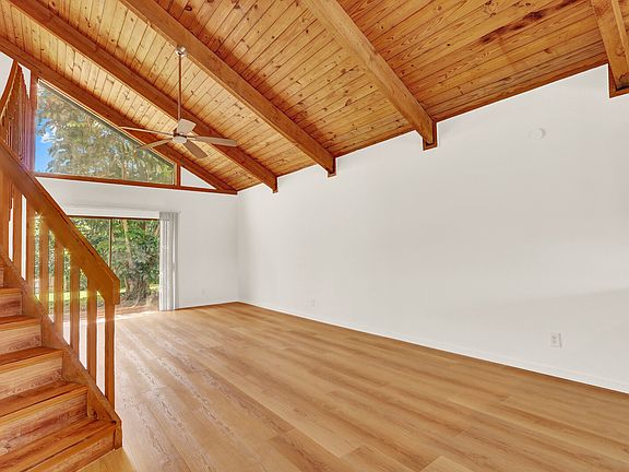 3rd image of 100 Sparrow Dr #14-1