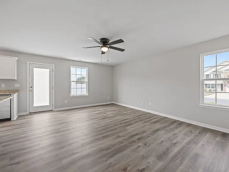 4500 Sandstone Dr — Photo 33