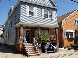 121 W 10th St, Bayonne, NJ 07002