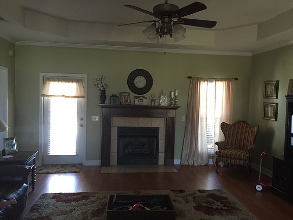 5th image of 141 Huntington Dr