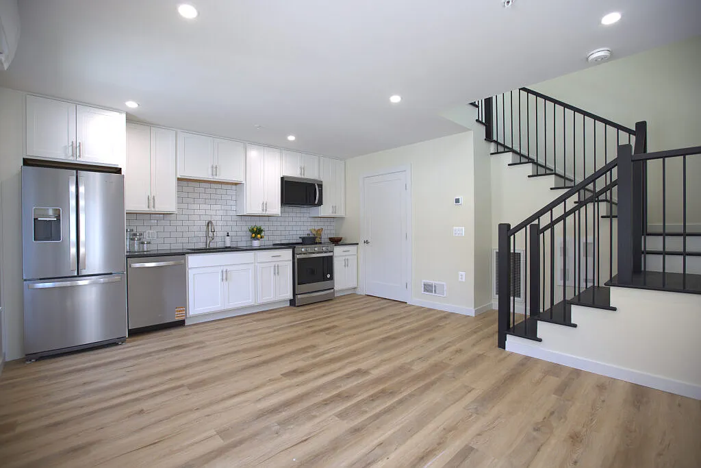 Studio, 720 sqft, $1,850 — Photo 1