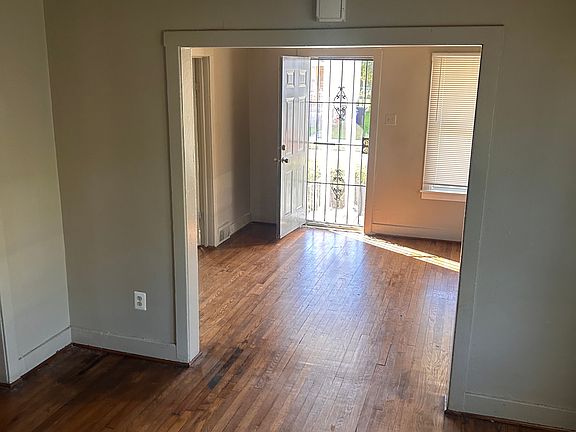 4th image of 15894 Fairfield St