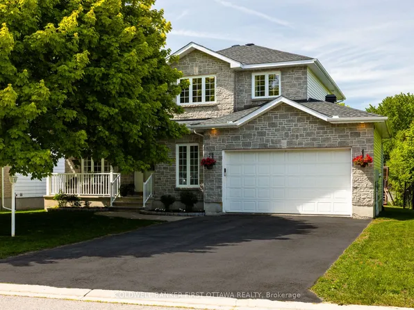 187 Glenncastle Dr, Ottawa, ON K0A 1L0