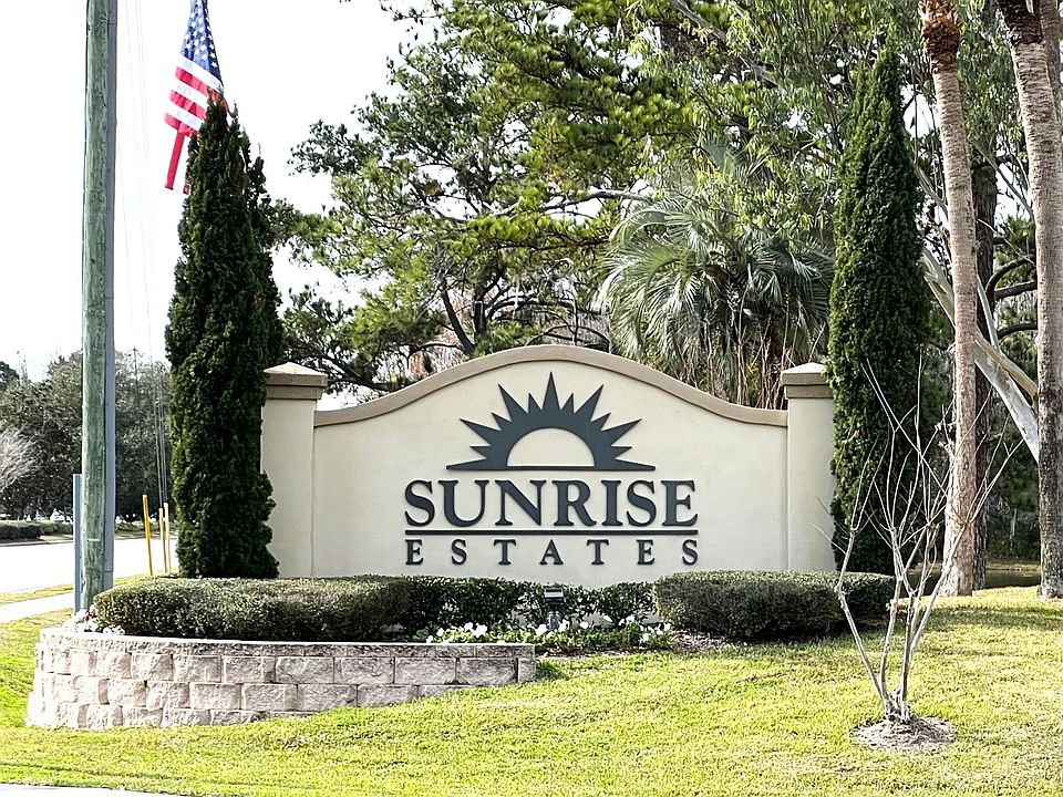 Neighborhood entrance