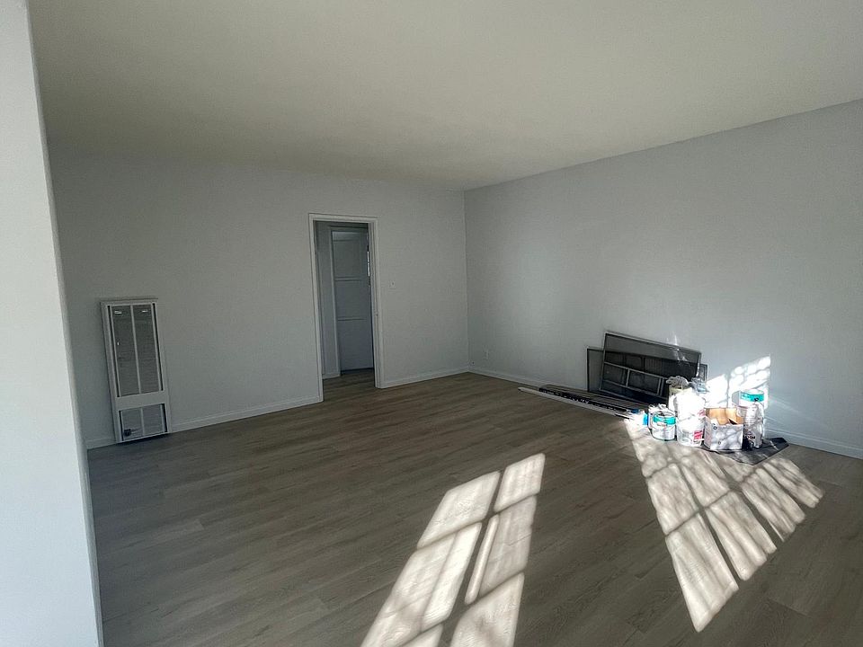 1st image of 1375 N Los Robles Ave APT F