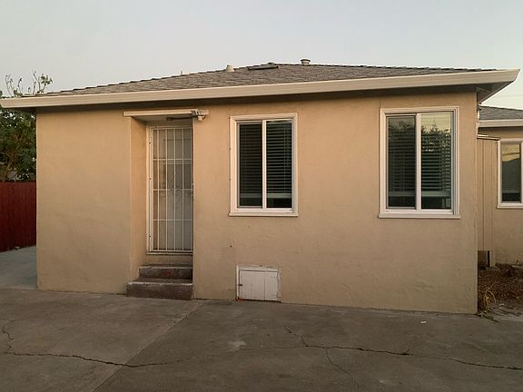 4th image of 328 Bristol Blvd