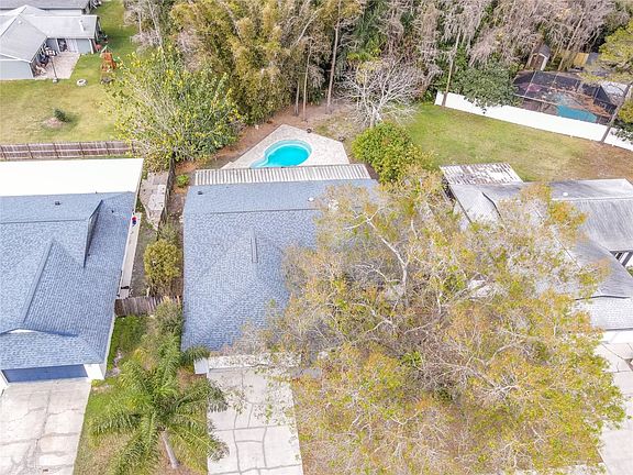 4th image of 13908 Country Court Dr