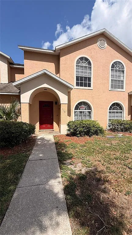 3 bed, 2.0 bath, 1343 sqft, $2,100 — Photo 1